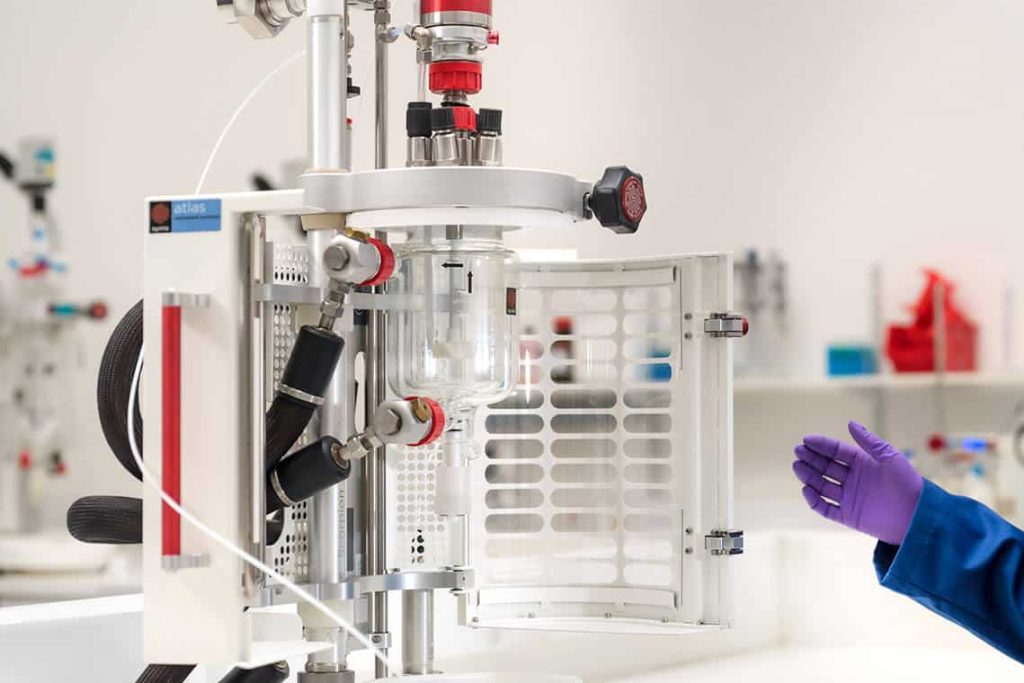 Syrris Atlas HD 3 Bar Pressure System in the lab